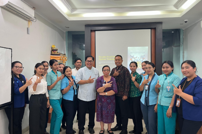 PELATIHAN HOSPITAL FOOD SAFETY & HYGIENE TRAINING FOR FOOD HANDLERS